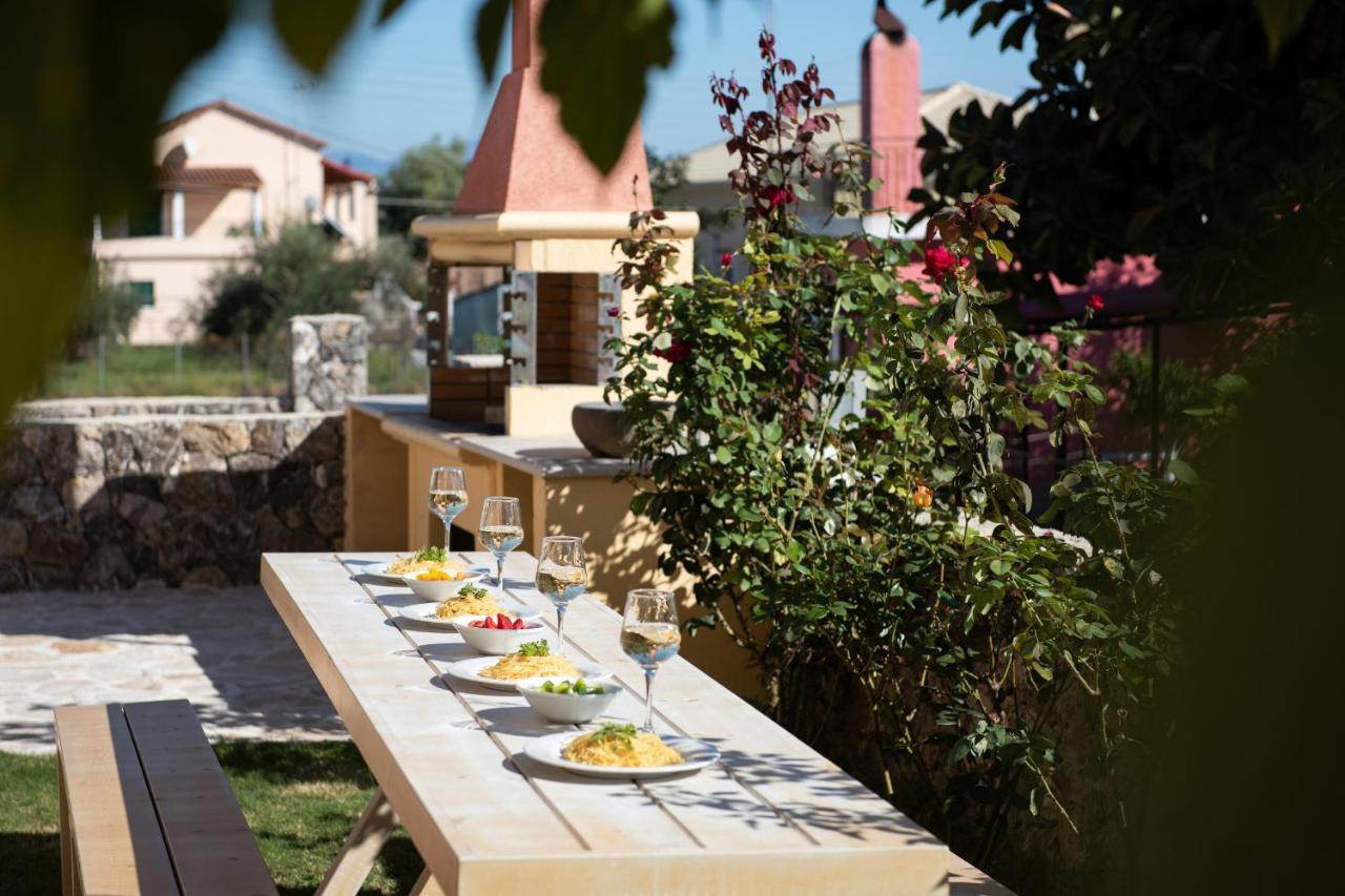 Casa Dell Amore Petrití Esterno foto